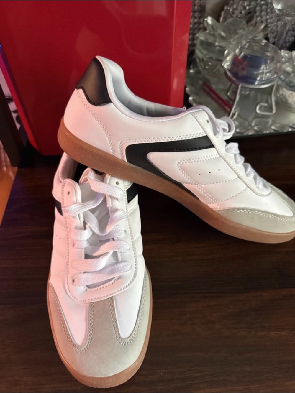 Woman White and Black Casual Sneakers with Gum Sole